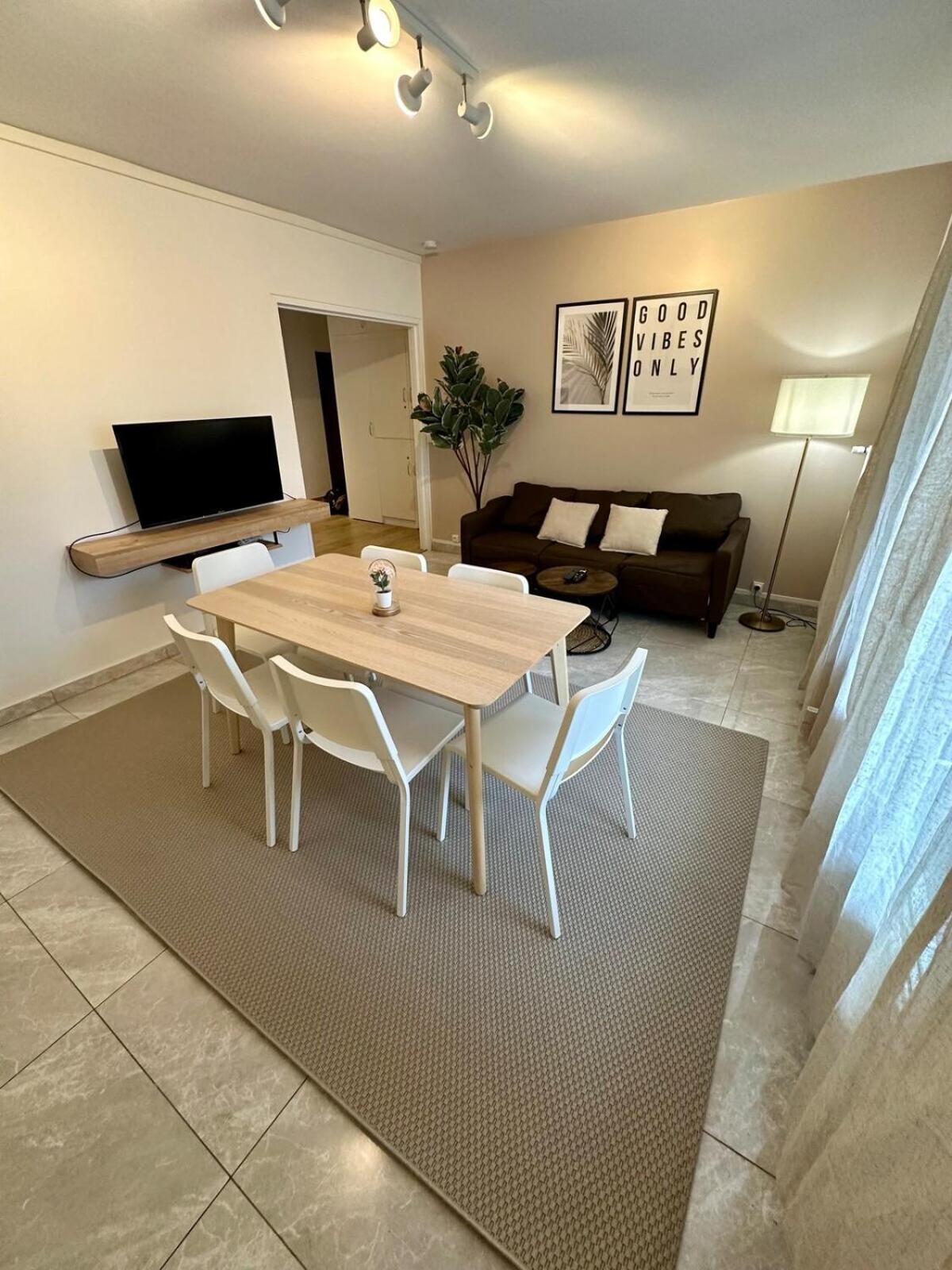 Apartamento Au Coeur Du Quartier Taittinger Reims Exterior foto
